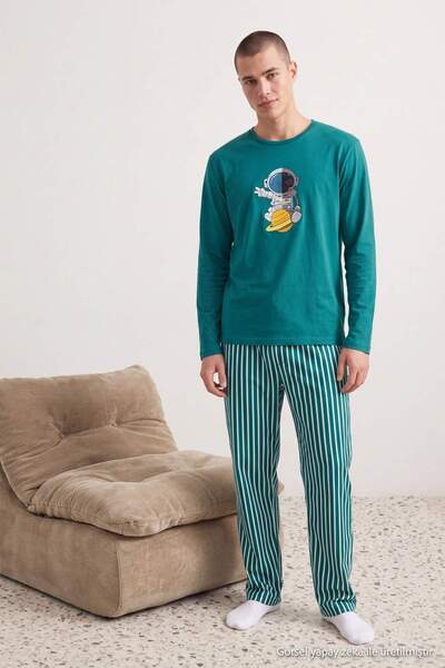 Trendyol Collection Green Cotton Long Sleeve Top Astronaut Printed Bottom Str...