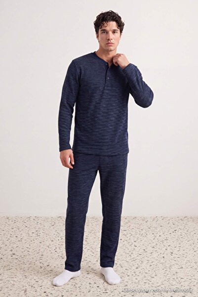 Trendyol Kollektion Marineblaues, normal geschnittenes, geknöpftes Strick-Pyj...