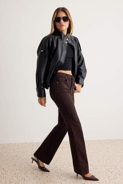 Trendyol Collection Blugi maro cu talie înaltă, elastică medie, cu picior eva...