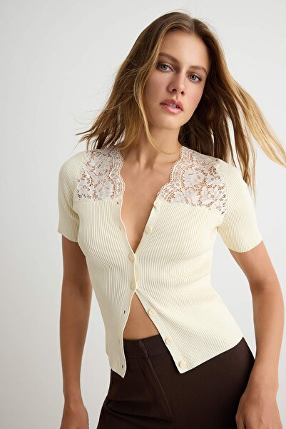 Trendyol Collection Ecru V-Neck Lace Detailed Fitted Ribbed Knitwear Blouse T...