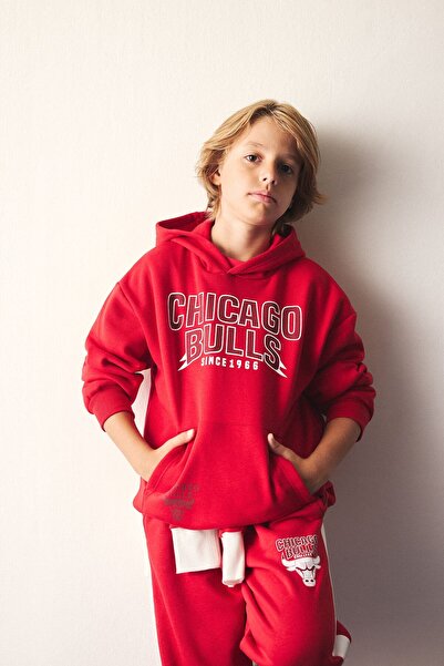 DeFacto NBA Chicago Bulls bedrucktes Kapuzen-Sweatshirt mit Kängurutasche für...