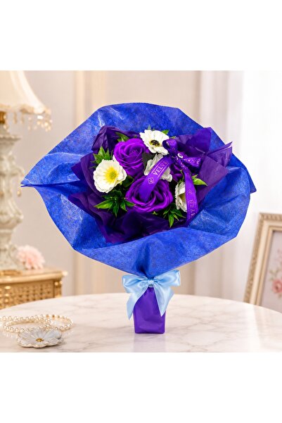 velve Buchet Poppy cu 3 trandafiri de sapun mov si plante artificiale, 50x40 cm