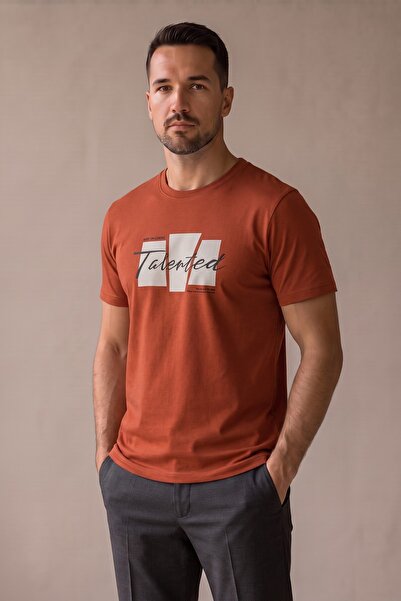 Maccali Tricou pentru bărbați, cu imprimeu text, flexibil, tip țiglă