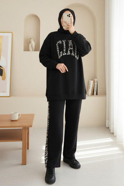 Modamorfo Three-Thread Sweat Suit with Leopard Print Detail on the Front - Black