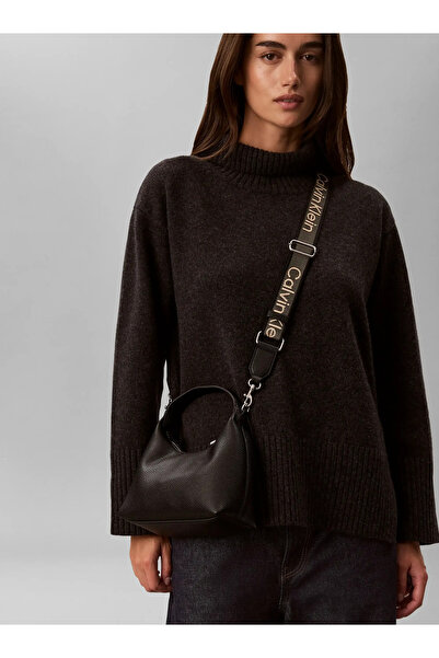 Calvin Klein Kadın Marka Logolu Günlük Kullanıma Uygun Siyah Omuz Çantası