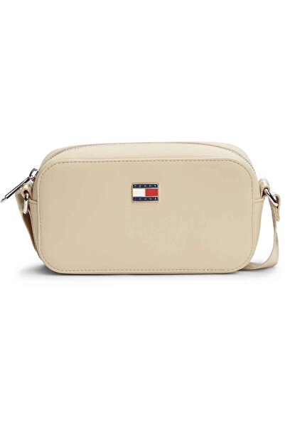 Tommy Hilfiger Kadın Ayarlanabilir Omuz Askılı TH Logo İmzalı Bej Omuz Çantası