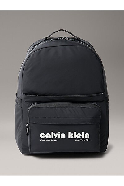 Calvin Klein Erkek Logo Baskılı Fermuarlı Ön Bölmeli Geniş İç Hacimli Siyah S...