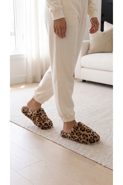 Beyond Kadın Taba Leopar Tavşan Tüylü Kapalı Ev Terliği 3 Cm BYNDATOM01