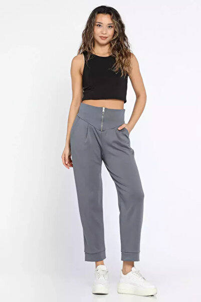 TOZLU Women's Pleated Detailed Zippered Trousers