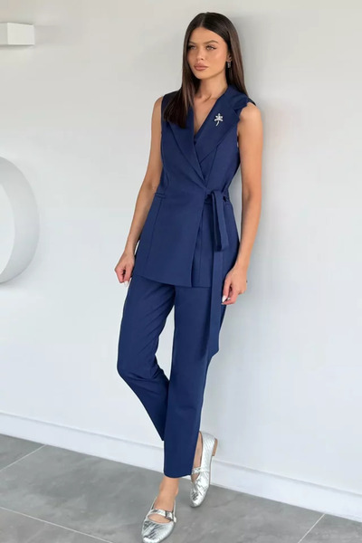 TOZLU Women's Brooch Detailed Waist Elastic Vest and Trousers Two-Piece Set