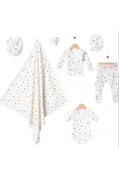 BabyWings Bee Printed 7-Piece Hospital Discharge Set