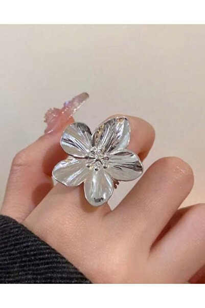 Mega Bazaar Flower Detailed Women's Ring