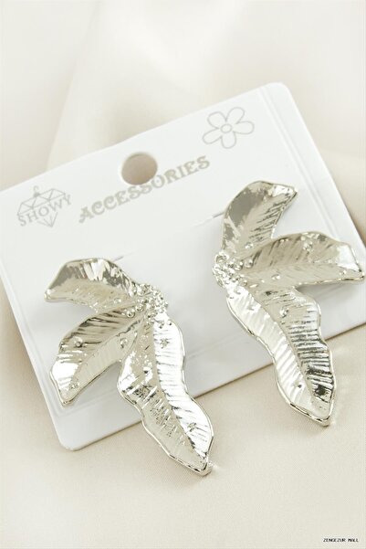 ZERO LAND Zngzrmll Leaf Metal Earrings (14250) Silver Color