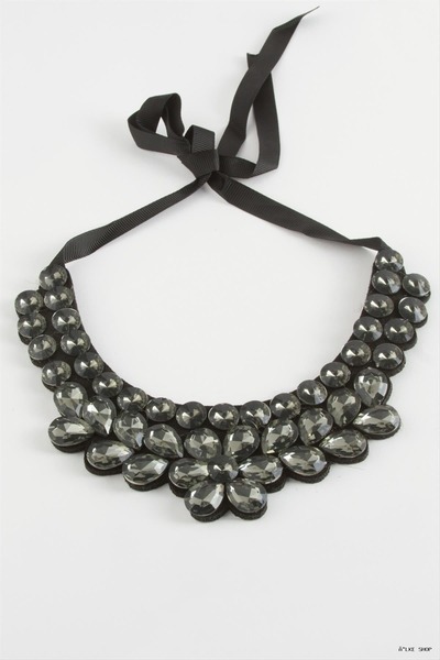 ZERO LAND Ilkestor Daisy Stone Collar (62300) Necklace Anthracite