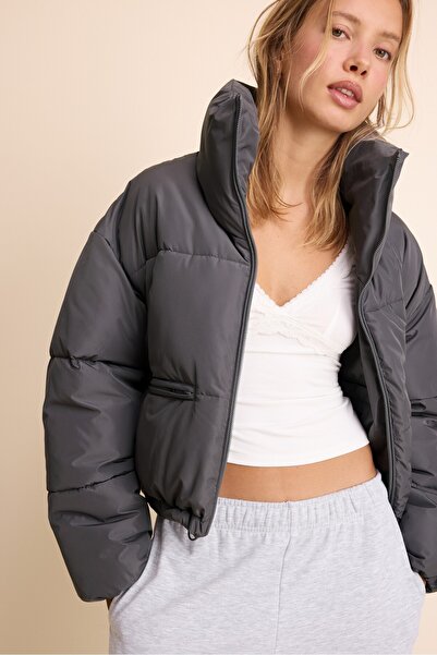Stradivarius Kapüşonlu basic şişme ceket