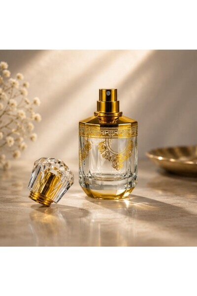 Generic Brand زجاجة عطر فاخرة بغطاء كريستالي وتفاصيل ذهبية - مجموعة هدايا أنيقة