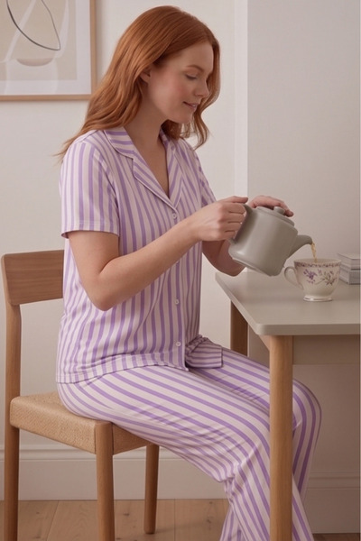 Mindy Lila - Beyaz Şeritli Pijama Takımı, Çizgili Kısa Kollu Pijama Seti