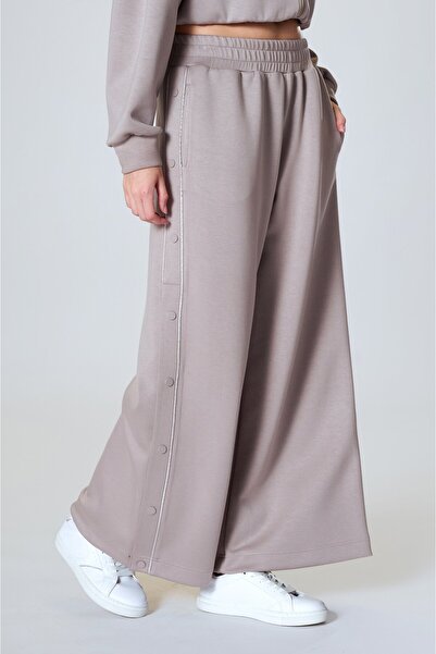 Twister Jeans بدلة رياضية نسائية Twister 26K-Bsp 1016 باللون الرملي