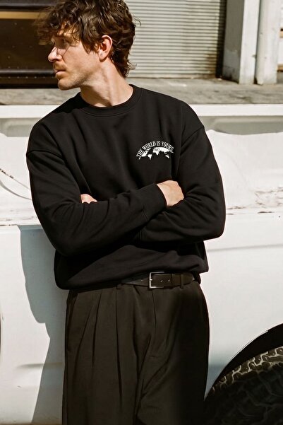 The Champ Clothing Men's Oversize Sweatshirt World Is Yours Printed Black – C...