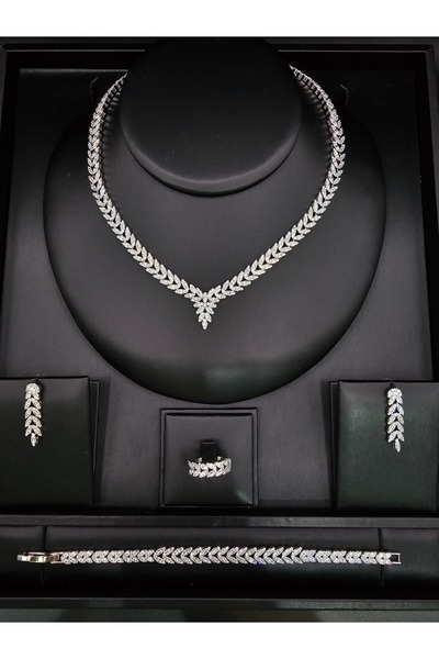 ABAS Zircon Set of Precision Amas Is a Masterpiece of Beauty