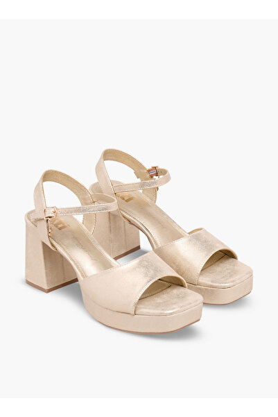 XTI Women Block Heel Sandals