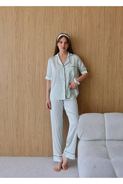 Açık Yeşil Çizgili Saten Kısa Kollu Pijama Takımı