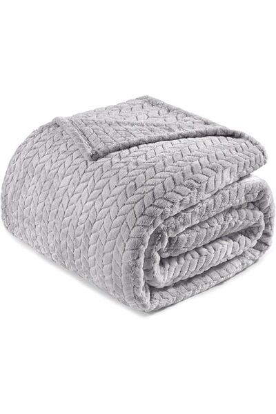 GENERAL Exclusivo Mezcla Large Flannel Fleece Blanket with Leaf Pattern in So...