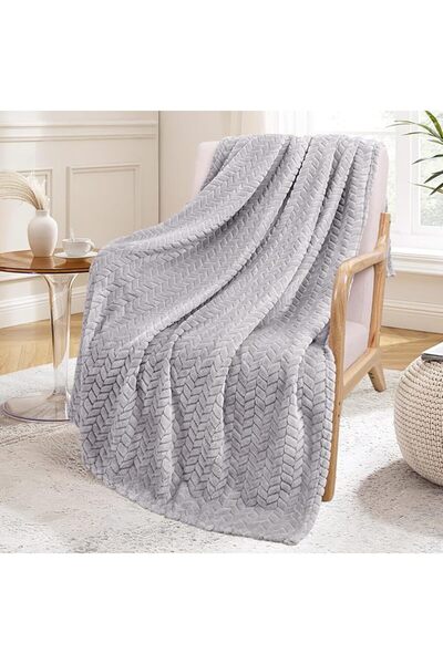 GENERAL Exclusivo Mezcla Large Flannel Fleece Blanket with Leaf Pattern in So...