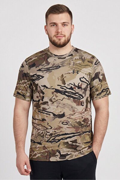 Under Armour Men Loose Fit Short Sleeve Camouflage Training T-Shirt, Multicolor