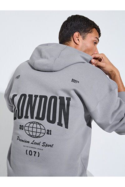 Styli Men Oversized Back Printed Fleece Hoodie