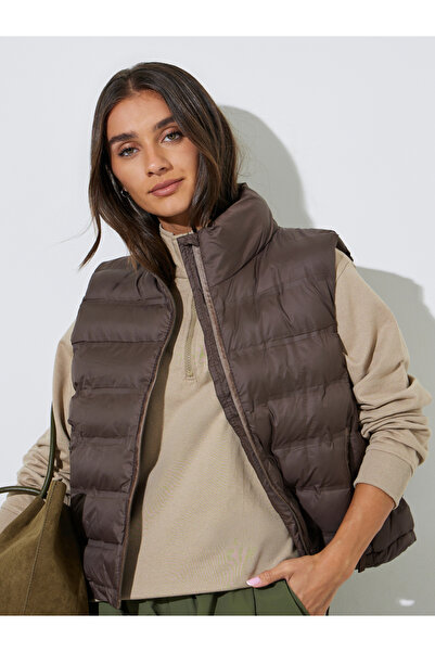 Styli Brown Solid High Neck Zip-Up Padded Vest