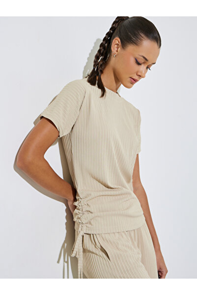 Styli Cream Textured Side Ruched Details T-Shirt