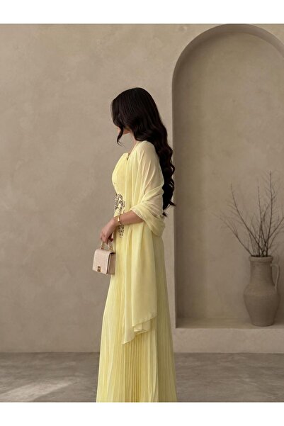 my abaya فستان سهرة نسائي طويل باللون الأصفر الفاتح بتصميم راقٍ