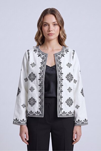 Saade White Ethnic Embroidery Detailed Women's Jacket