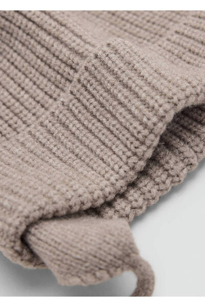 MANGO Baby Knitted hat with pom-pom and earflaps