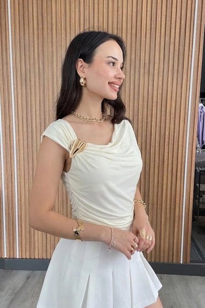 çatı moda Kadın Drapeli Aksesuar Detaylı Şık Bluz