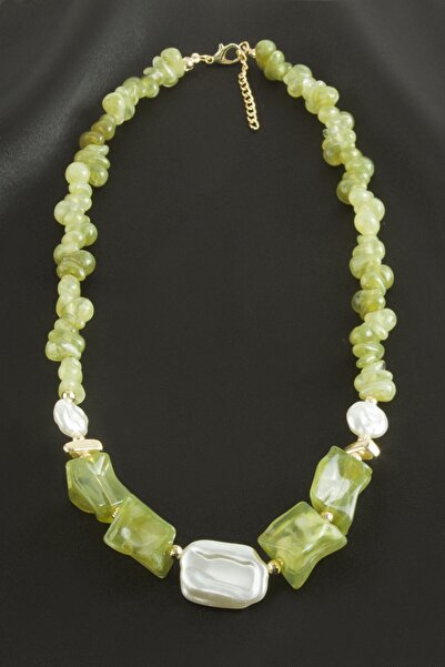 Generic Brand Zr Model Oval Pearl Plastic Necklace