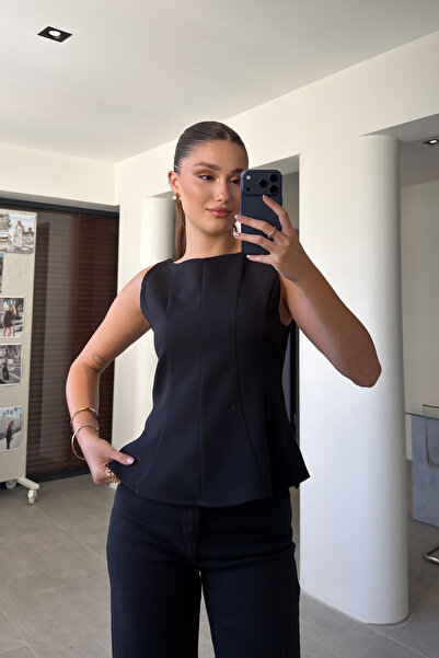 MAGARDE Bluză cu detaliu peplum și fermoar lateral - NEGRU