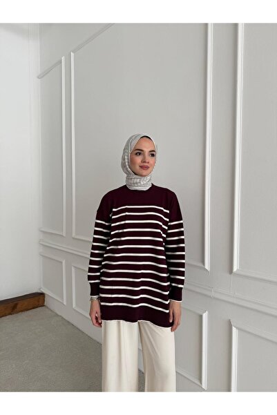 inspiration سترة مون كازاك باللون الأحمر الداكن