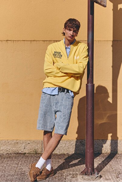 Pull & Bear Fermuarlı grafik detaylı sweatshirt