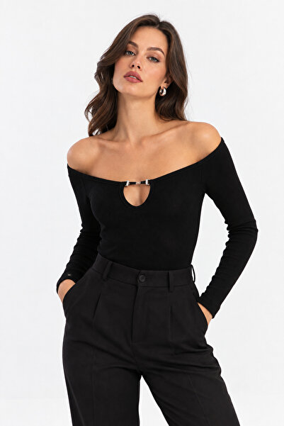 Sienza Women's Black Boat Neck Accessory Detailed Low-Cut Long Sleeve Slim Fi...