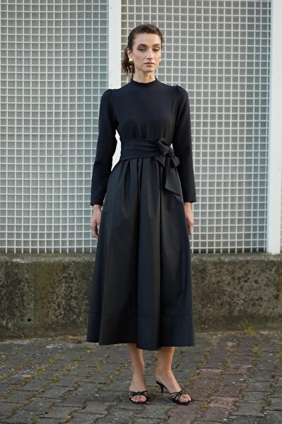 inspiration Robben Black Mobile Belted Dress