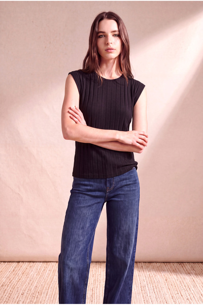 WESTMARK LONDON Women's Ribbed Textured Black Dark Short Sleeve Crew Neck T-S...