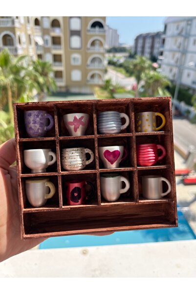 1/6 ölçekli oyuncak minyatür bardak dolap seti 11*13 cm. 12 adet minyatür kupa bardak