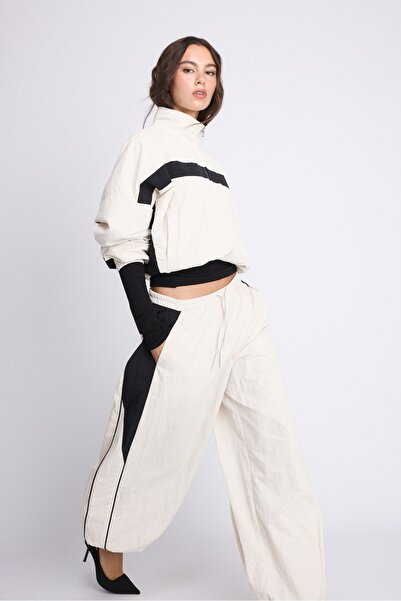 Stradivarius Kontrast detaylı jogger pantolon