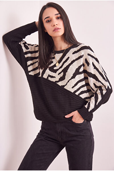 WeShaya Black Patterned Sweater
