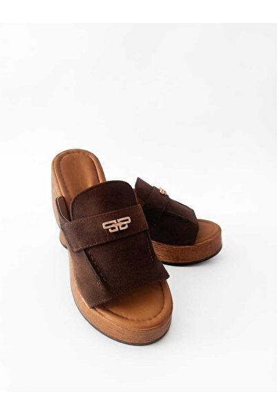 Madam Tarz Mnr-1402 Filled Sole Buckle Detailed Slippers