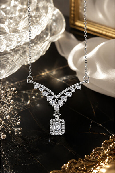 Sylvera Shop Sparkling Baguette Stone Minimal V Model Luxury Steel Necklace (...
