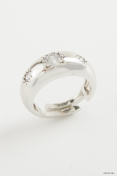 ZERO LAND Zngzrmll Star with Stones Ring (30902) Silver Color
