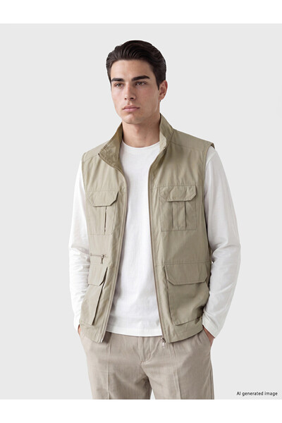 LC Waikiki Bej Regular Fit Dik Yaka Erkek Avcı Yeleği